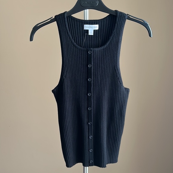 Calvin Klein Ribbed Scoop Neck Button Tank Top - Picture 3 of 6